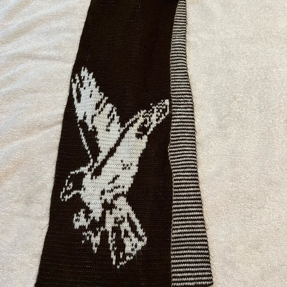 Hand made eagle scarf - Picture 3 of 5